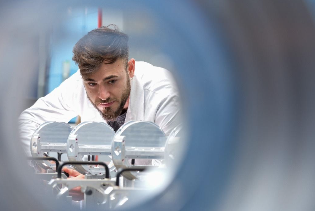 Collega al nuovo laboratorio DEA a Fusaro
