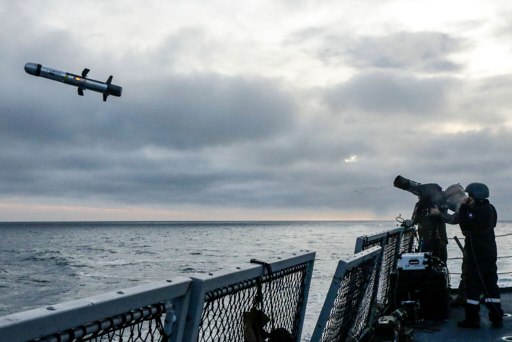 Tir AKERON MP Sea Launched – MBDA