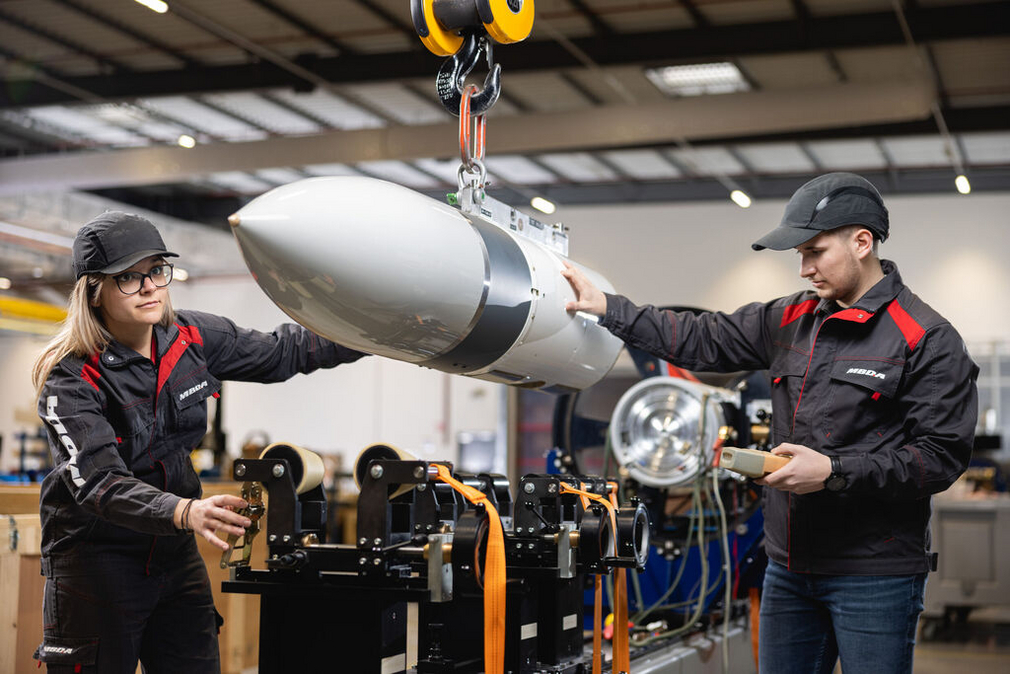 EXOCET MM40 B3C WITH EMPLOYEE