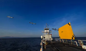 Le missile AKERON atteignant la cible mobile en mer