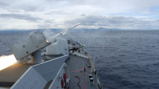 Aspide Albatros firing from Italian frigate